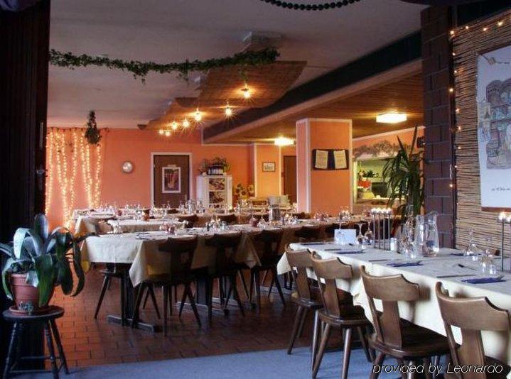 Hotel Stille Saint-Moritz Restoran fotoğraf